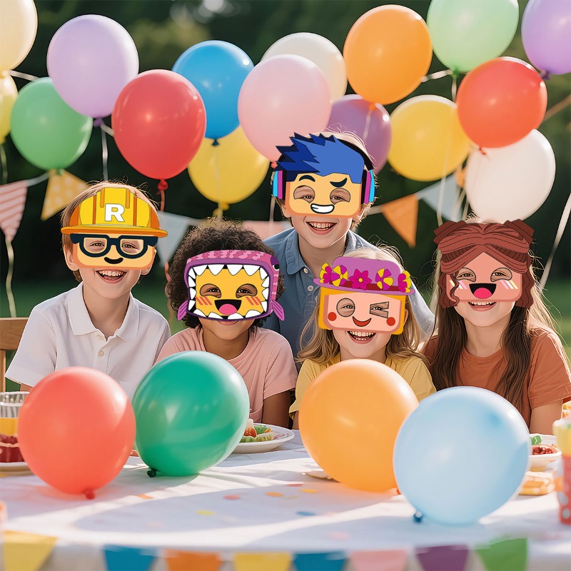 12 قطعة من أقنعة الورق بتصميم  - مراجعة Party Games In Roblox وسعره